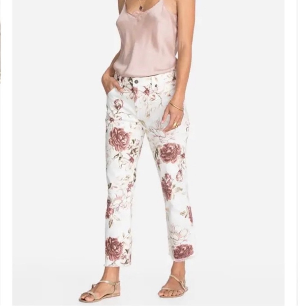 Johnny Was Cropped Rose Print Relaxed Fit Frayed Hem Jeans Size 30 NWT